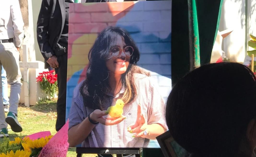 Por: Cortesía Velan a Yaretzi Hernández, víctima mortal del choque de vagones de la línea 3 del metro