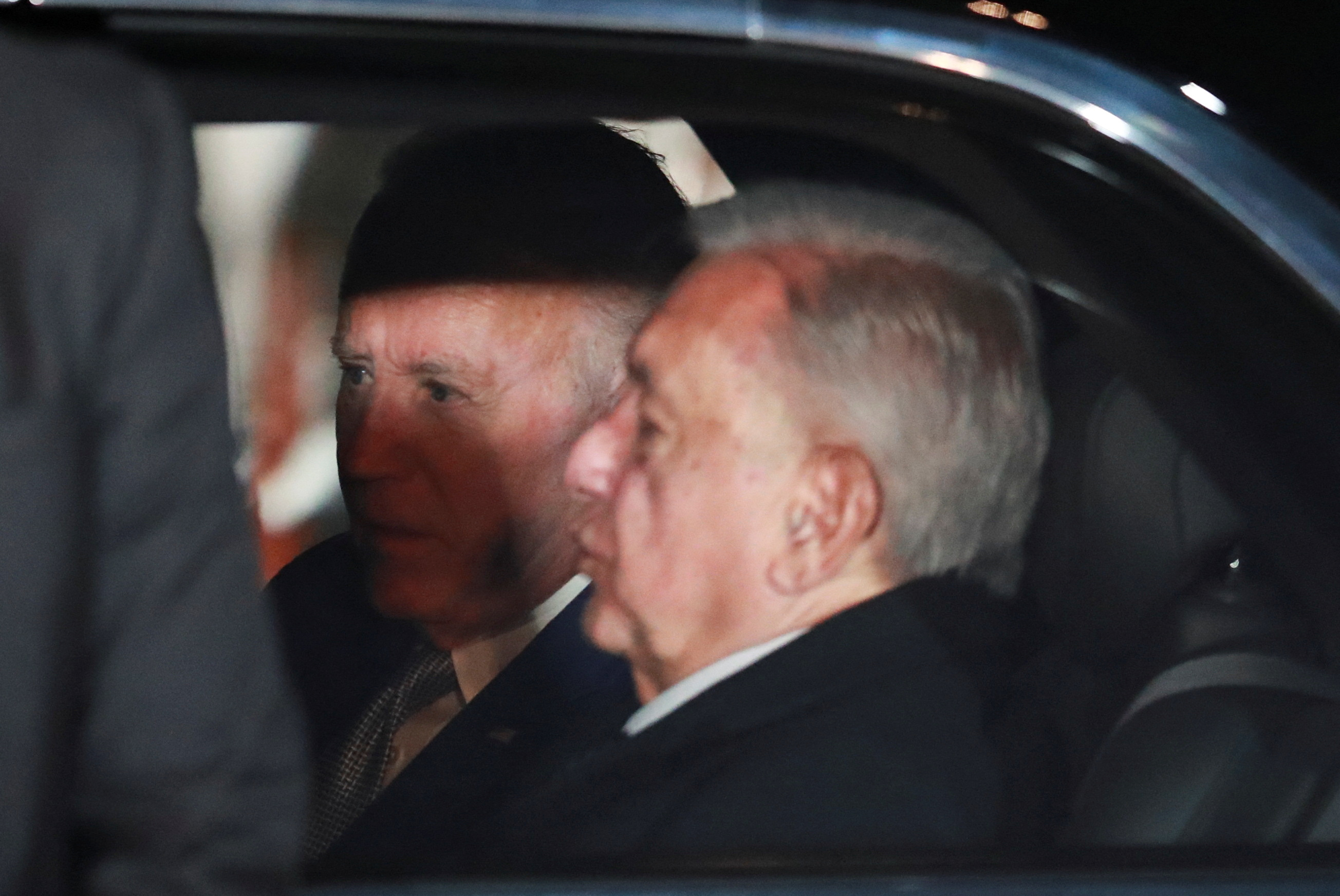 Por: Cortesía AMLO y Biden pudieron hablar por más de 1 hora en "La Bestia" durante trayecto del AIFA a Polanco