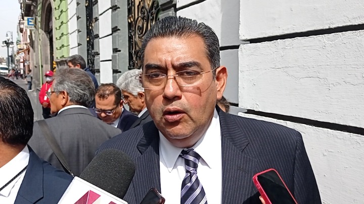 Gobernador de Puebla señala desconocimiento de la ley en intento de impugnar su designación