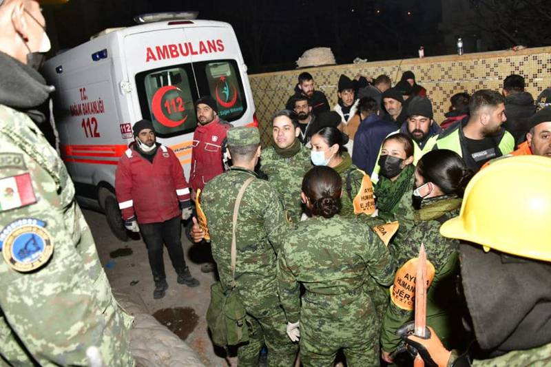 Por: Cortesía Terremoto en Turquía: Equipo mexicano rescata a primera persona en Adiyaman