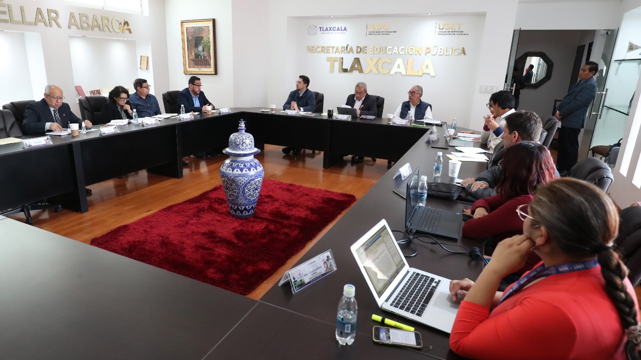 Por: Cortesía Cerca de 27 mil alumnos contarán con libro sobre patrimonio cultural tlaxcalteca