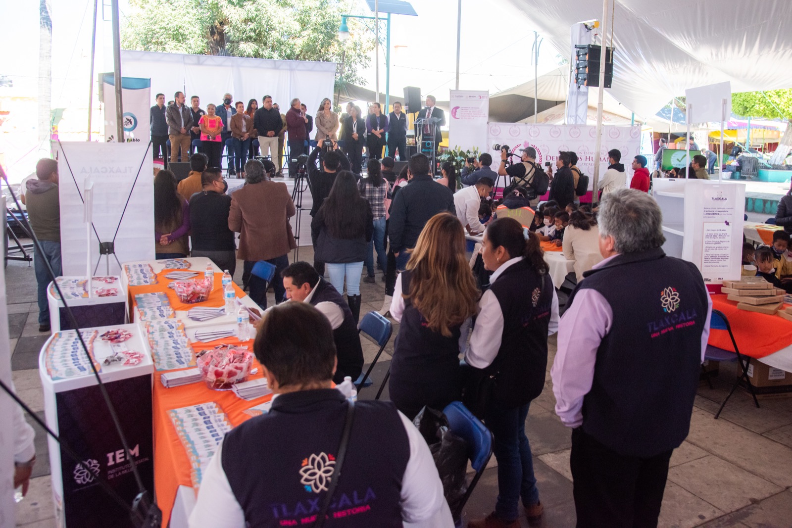 Avanzan jornadas de información y servicios en atención a la AVGM