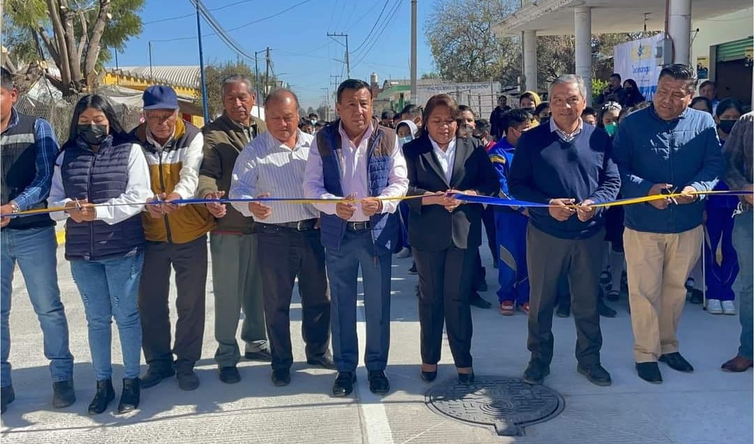 Inaugura Ayuntamiento de Coronango pavimentación con concreto hidráulico en calle 5 de Mayo