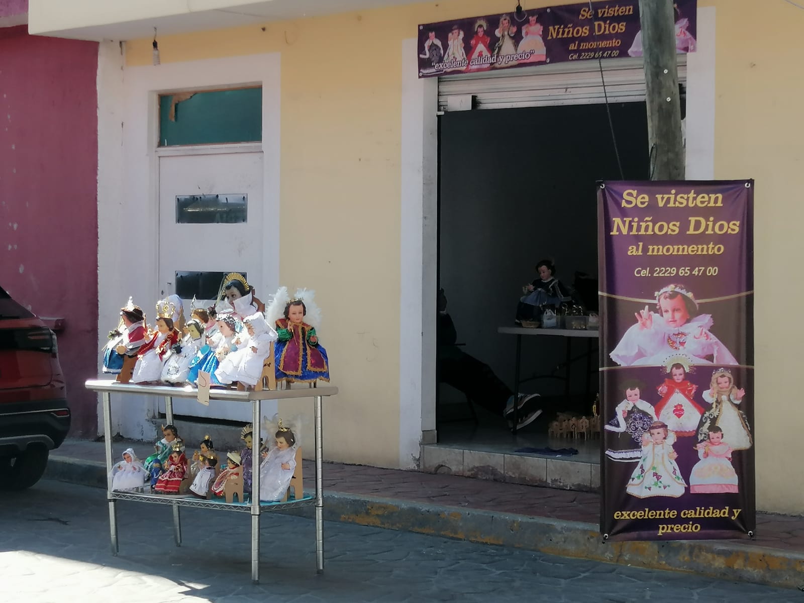 Repunta venta de vestimenta de Niño Dios en Cuautlancingo tras tres años de pandemia 