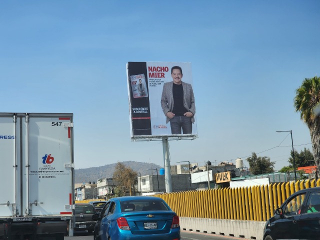 Gobierno estatal anuncia retiro de espectaculares por promocionar imagen de políticos