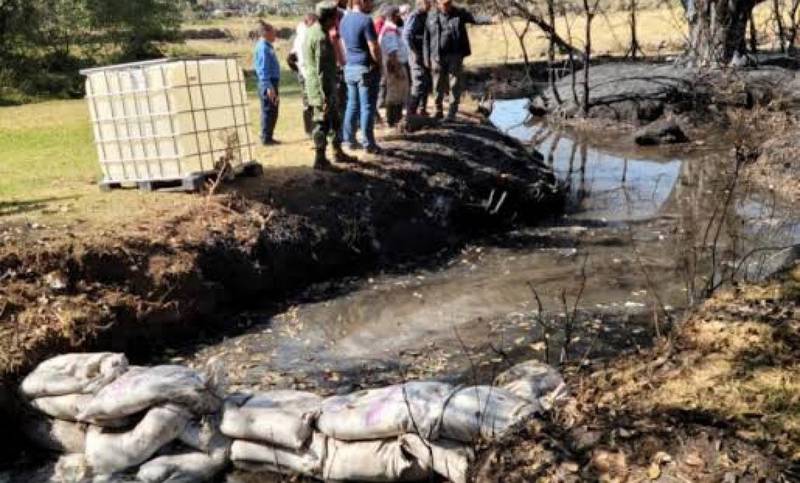 Por: Cortesía Fuga de combustible en Edomex afecta al manantial de Jilotepec