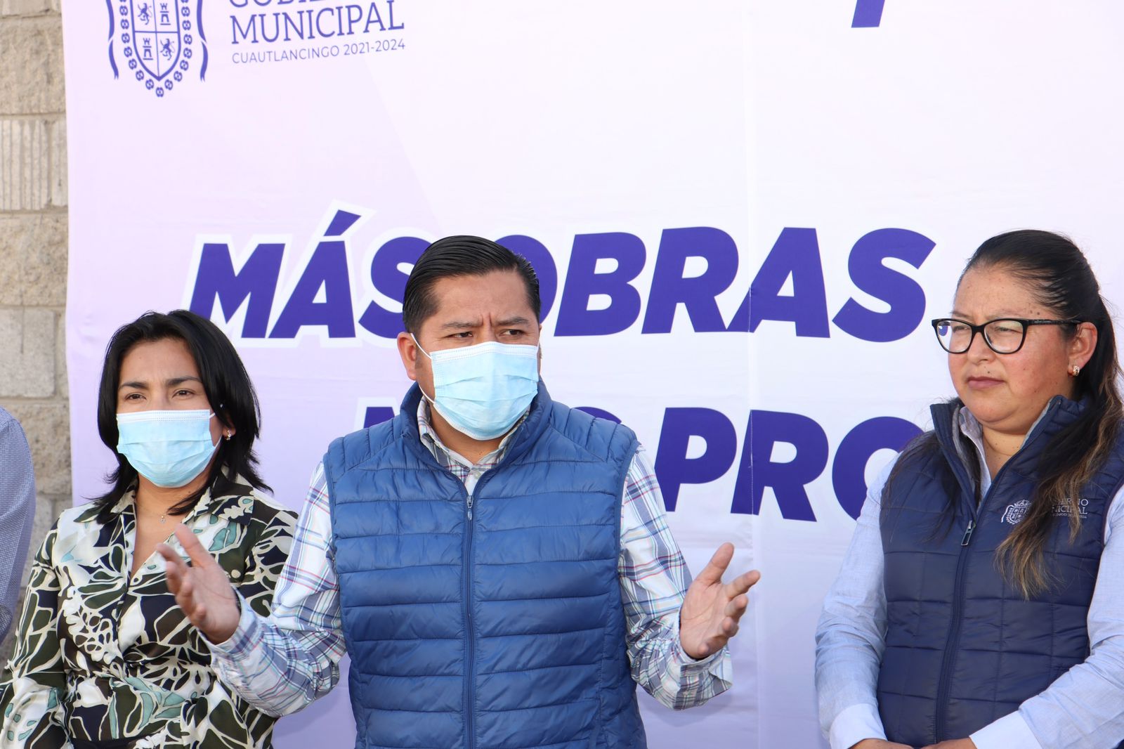 Inaugura Filomeno Sarmiento pavimentación de calle San Juan Bautista