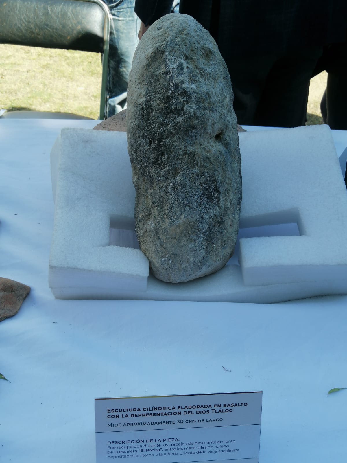 Presentan piezas prehispánicas encontradas en rehabilitación de la escalinata del “Pocito” de la Gran Pirámide de Cholula