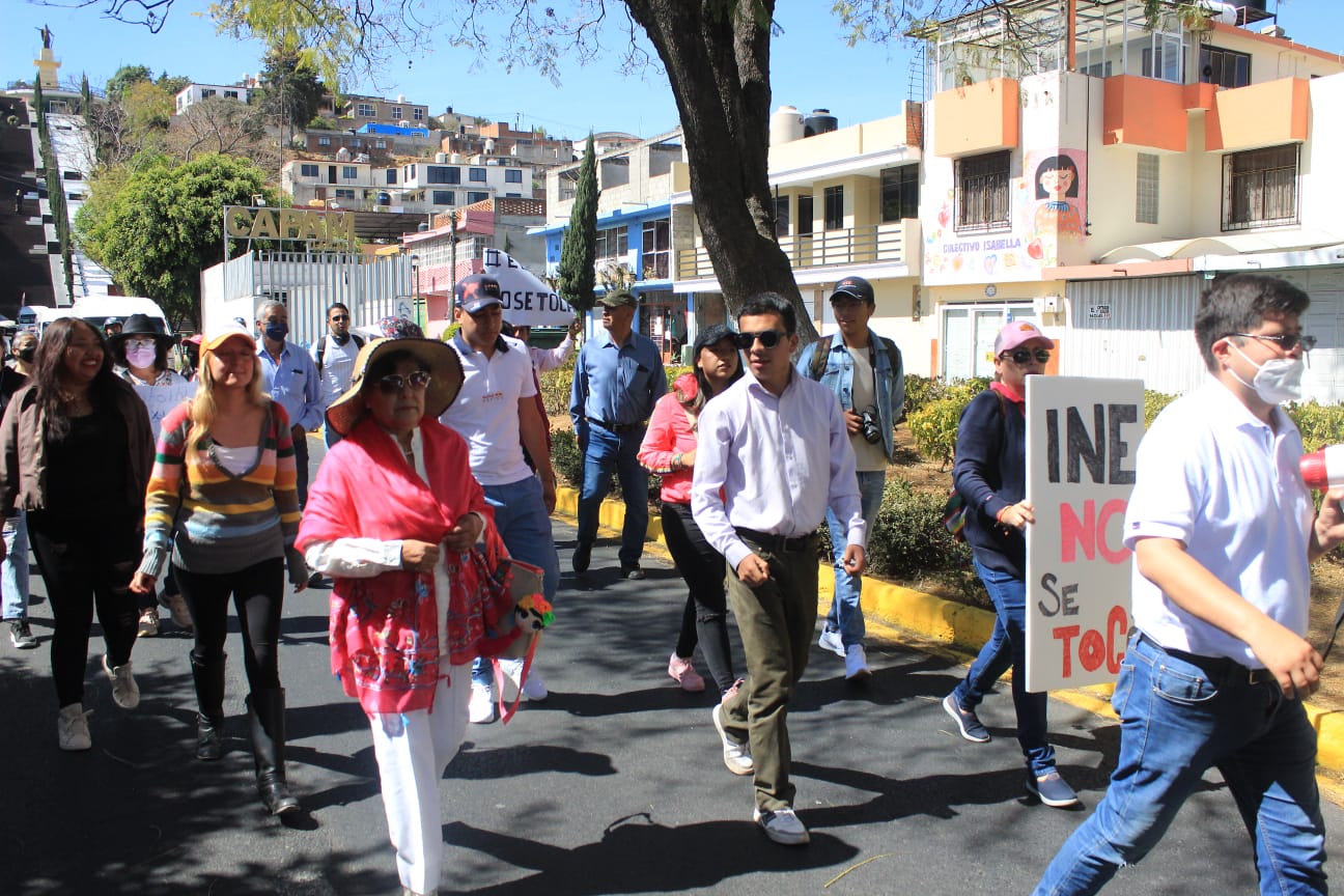Reprueban tlaxcaltecas intento de reforma electoral de AMLO