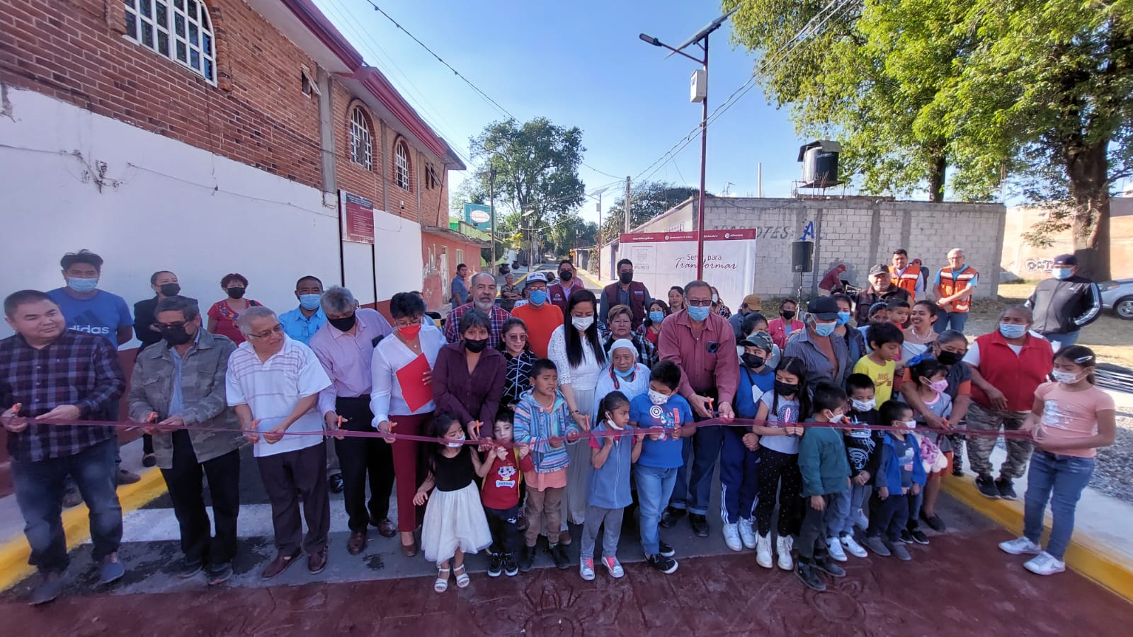 Por: Cortesía Ariadna Ayala entrega barda perimetral en primaria y pavimentación
