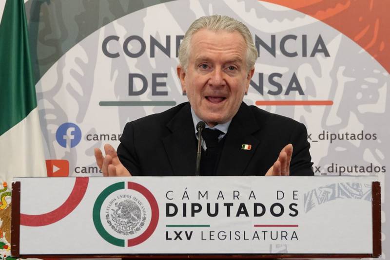 ‘Y lo volvería a hacer’: Santiago Creel se siente firme ante petición de diputados de removerlo