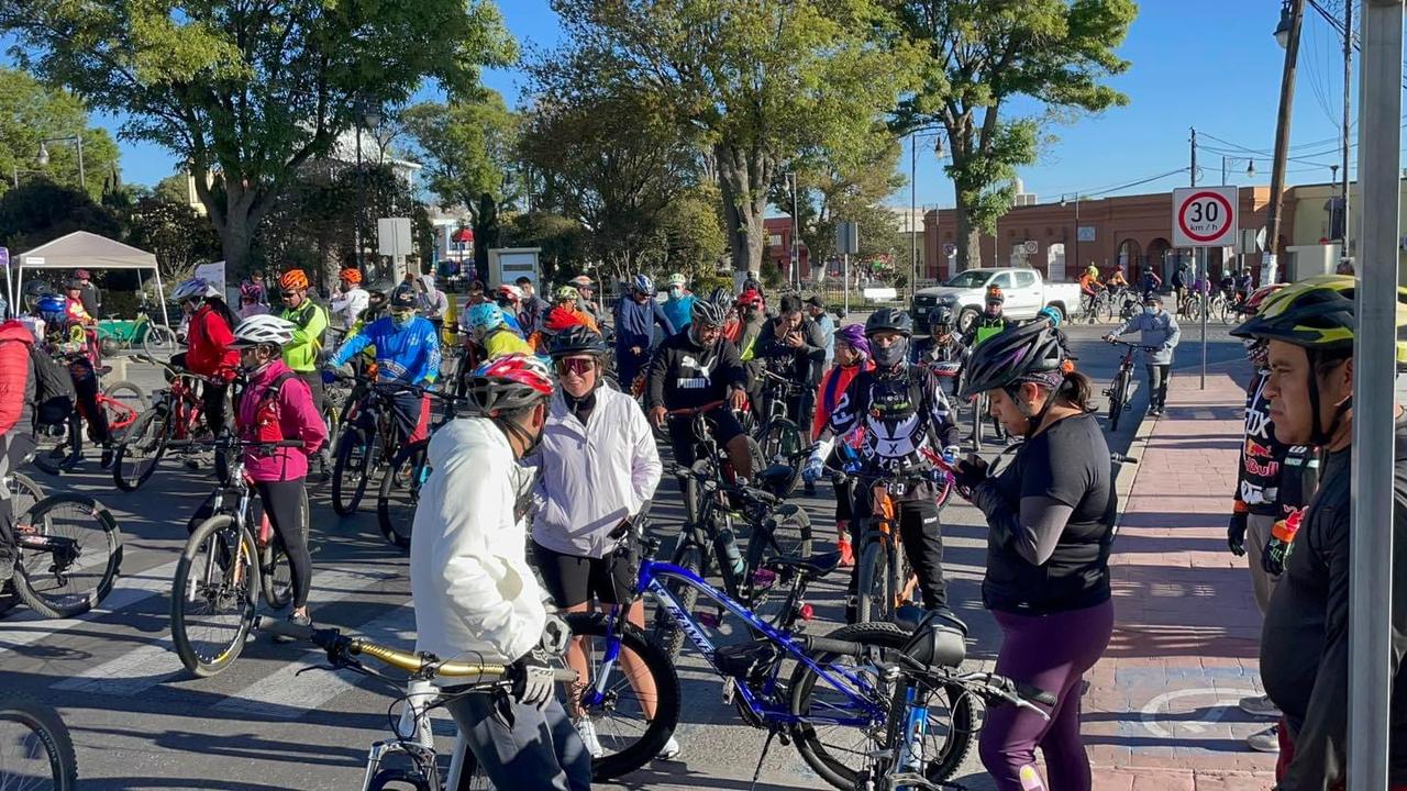 Por: Cortesía Participaron más de 100 ciclistas en el programa “Biciteando Tlaxcala”, en Ixtenco