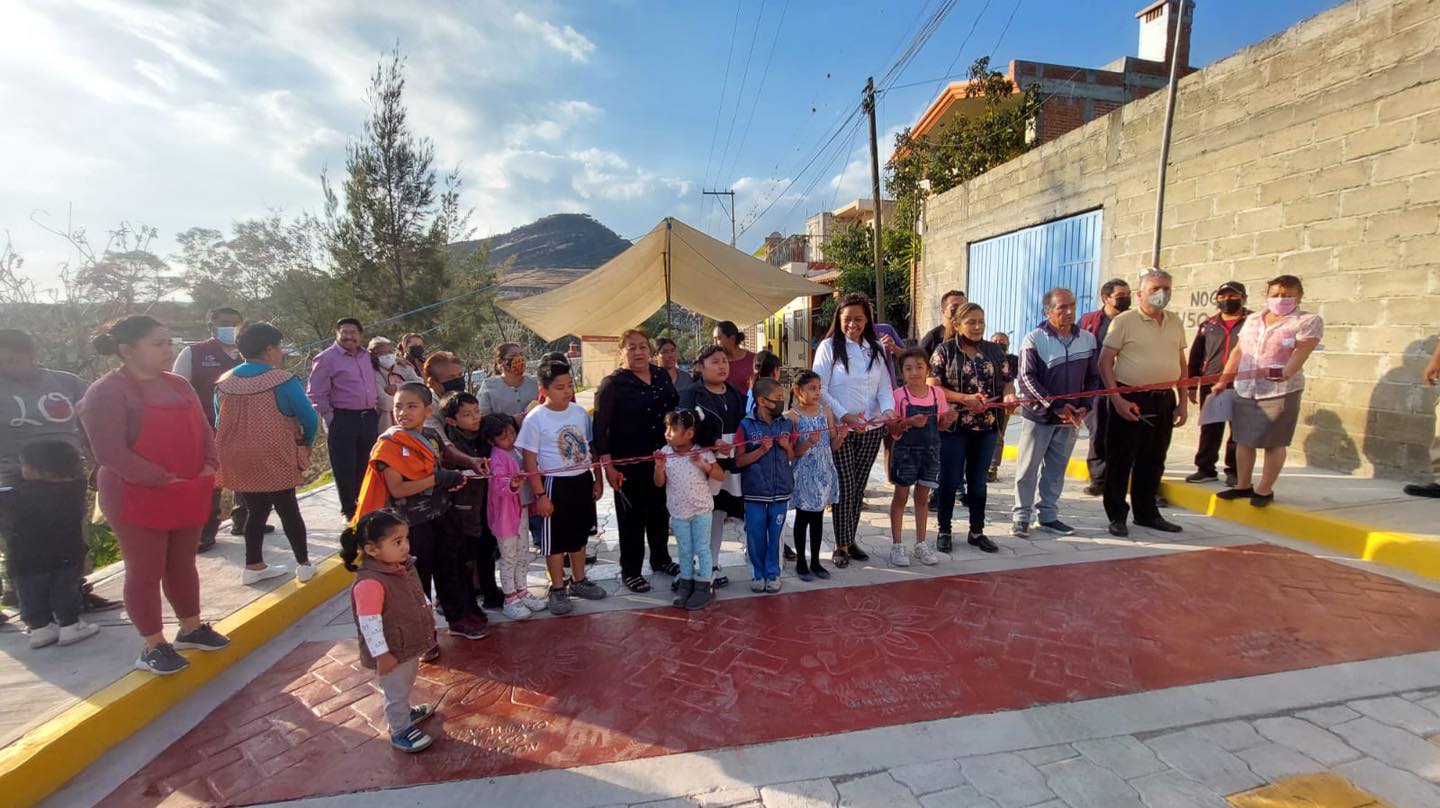 Por: Cortesía Ariadna Ayala entrega obra en Valle Sur y Prados el León