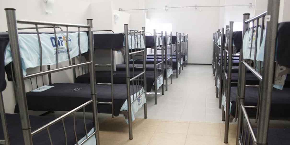 Campamentos de familiares de pacientes desmantelados: Dormitorio Municipal de Puebla ofrece refugio para personas de todo el país