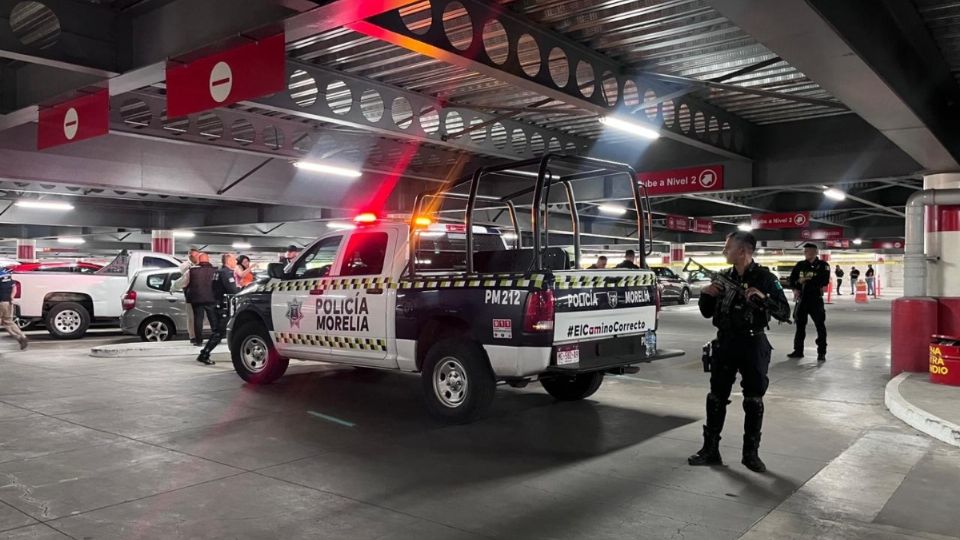 Por: Cortesía Un abogado y su escolta serian los ejecutados en plaza comercial de Morelia