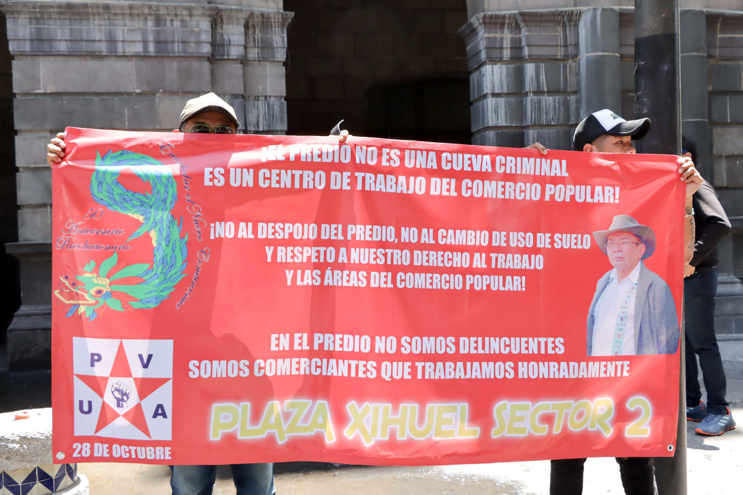 Por: Cortesía Integrantes de la 28 de Octubre se manifiestan para evitar despojo de sus puestos de trabajo en el mercado de La Cuchilla