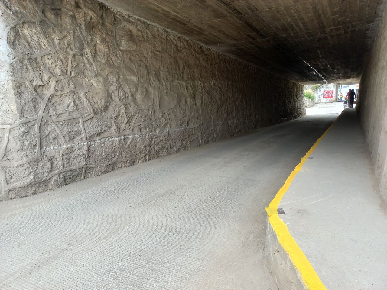 Filomeno Sarmiento entrega pavimentación con adoquín de la calle Stuttgart en la colonia Nueva Alemania