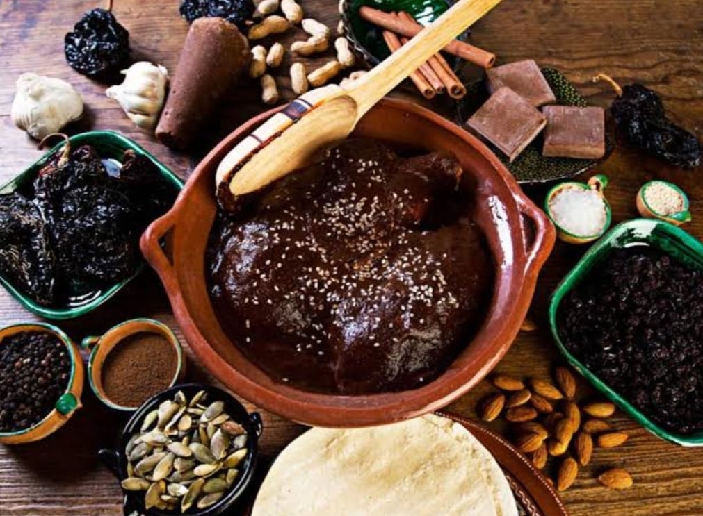 Llega el sincretismo culinario a Santiago Momoxpan con la “Feria del Mole” 