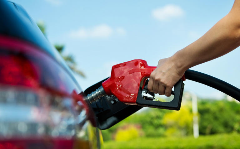 Por: Cortesía Gobierno exhibe precios bajos de la gasolina, Premium a $16.89 y Magna a 19.99 pesos