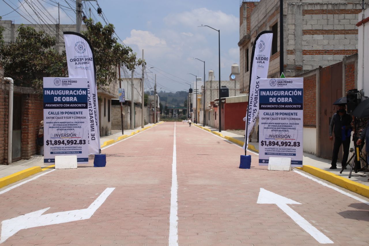 Comunicado oficial Entrega Paola Angon obra integral de calle, en el barrio de Xixitla