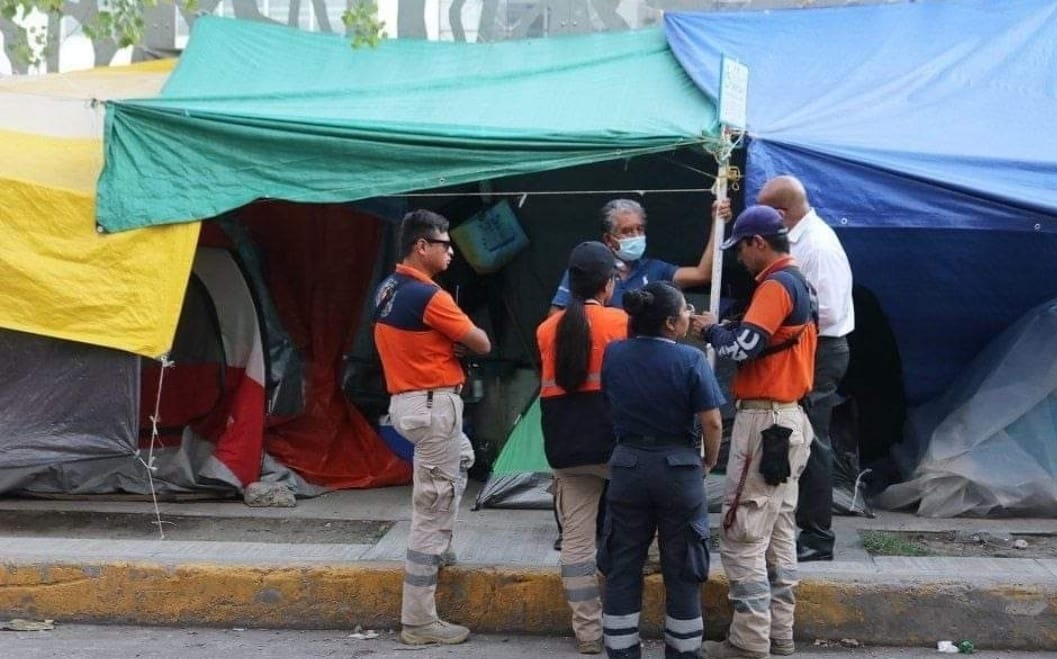 San Andrés Cholula y Gobierno del Estado realizan censo de familiares de pacientes del HNP que pernoctan en la calle
