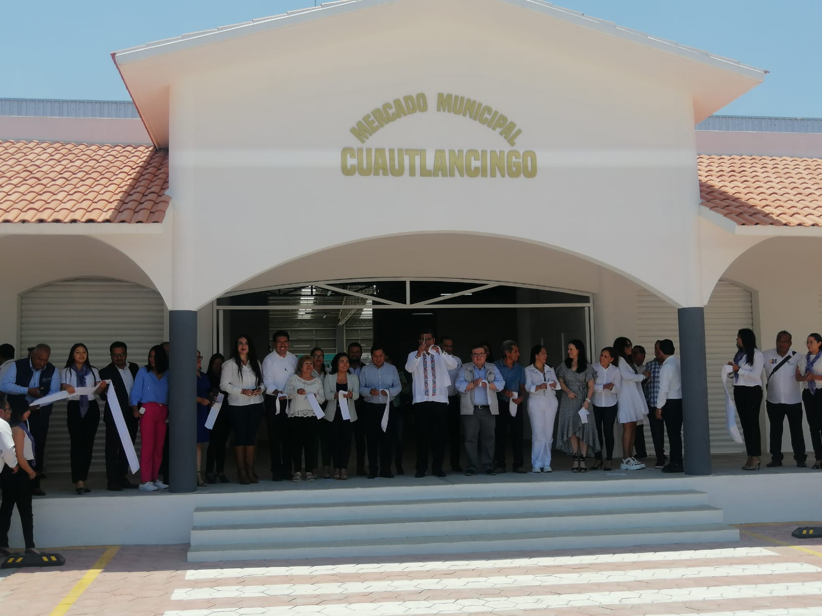 Inauguran gobierno estatal y municipal mercado de Cuautlancingo, con inversión superior a los 30 mdp