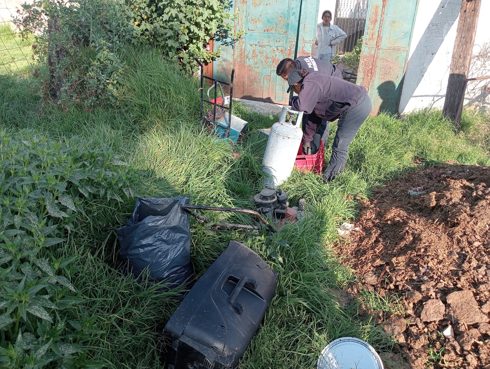 Aseguran a hombre que robó en una pastelería de Nativitas, dos cómplices lograron huir