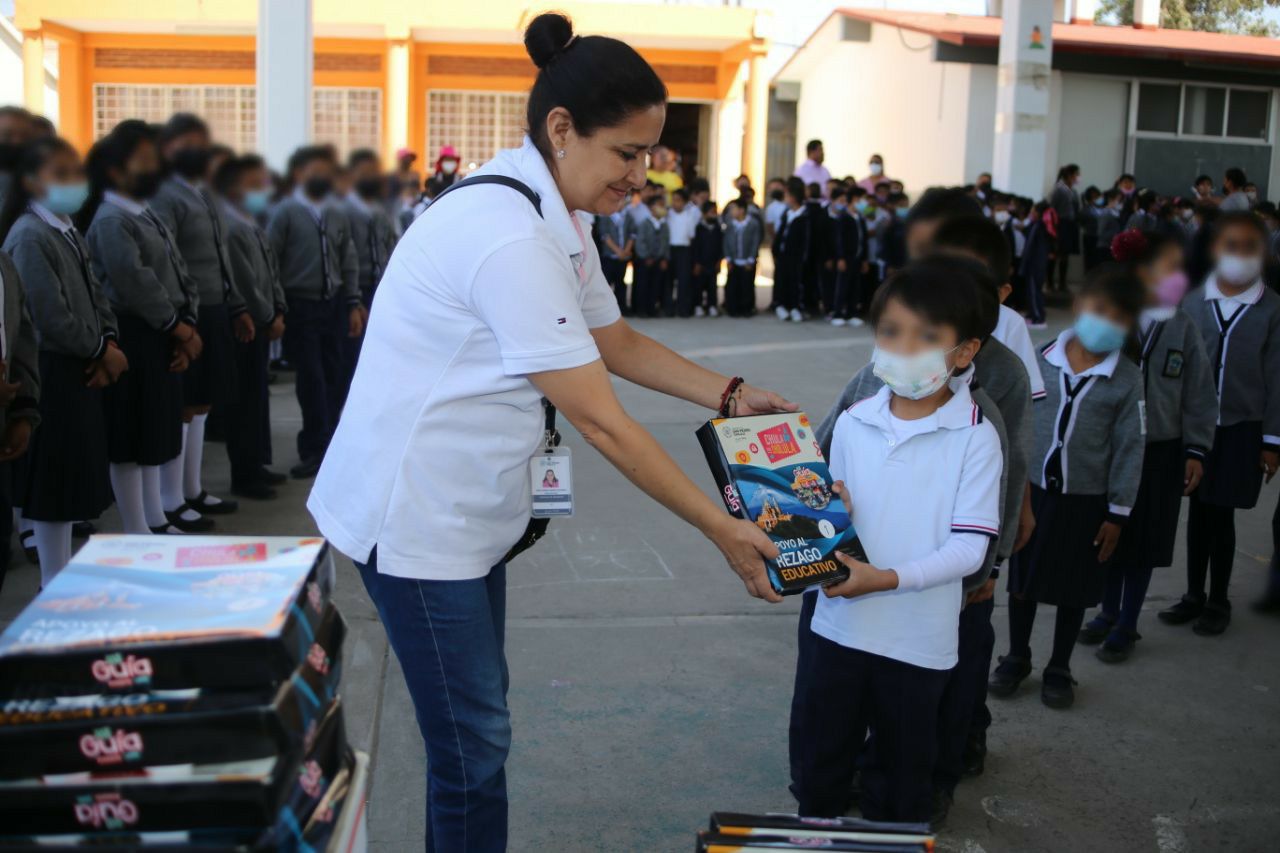 Gobierno de Cholula ha entregado más de 10 mil guías educativas para mejor preparación de la niñez