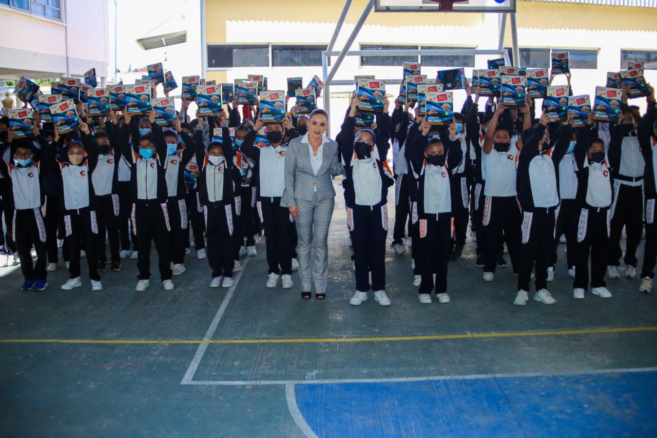 Concluye Paola Angon entregas de guías “Va por la Niñez Cholulteca”