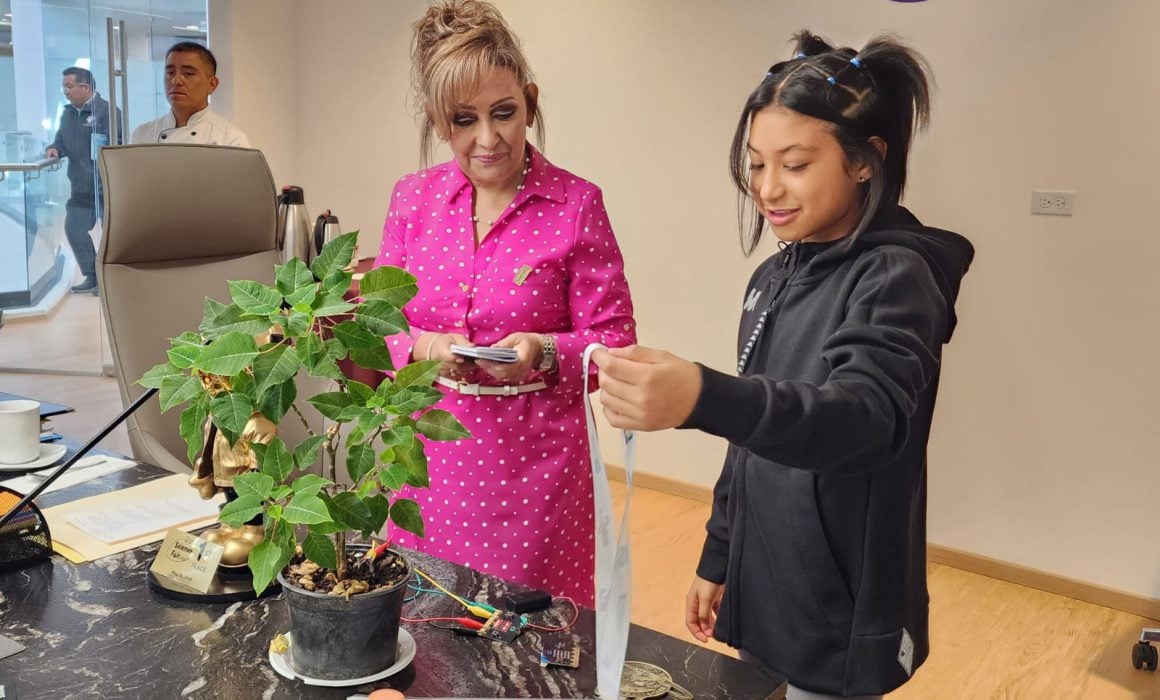 Por: Cortesía Ana Violeta, ejemplo de esfuerzo y empeño, viajará a la NASA