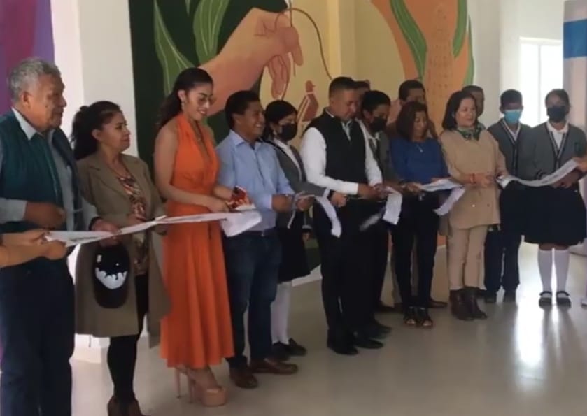 Inaugura Edmundo Tlatehui mural en San Antonio Cacalotepec "Pinceladas por la Igualdad"