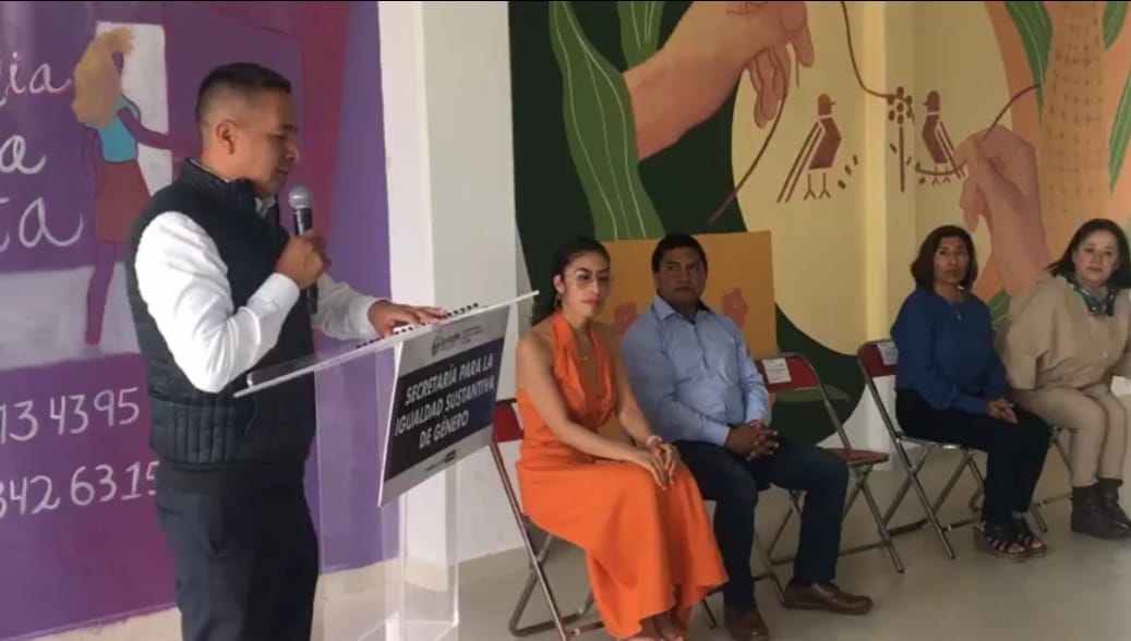 Por: Cortesía Lula Pineda Inaugura Edmundo Tlatehui mural en San Antonio Cacalotepec "Pinceladas por la Igualdad"