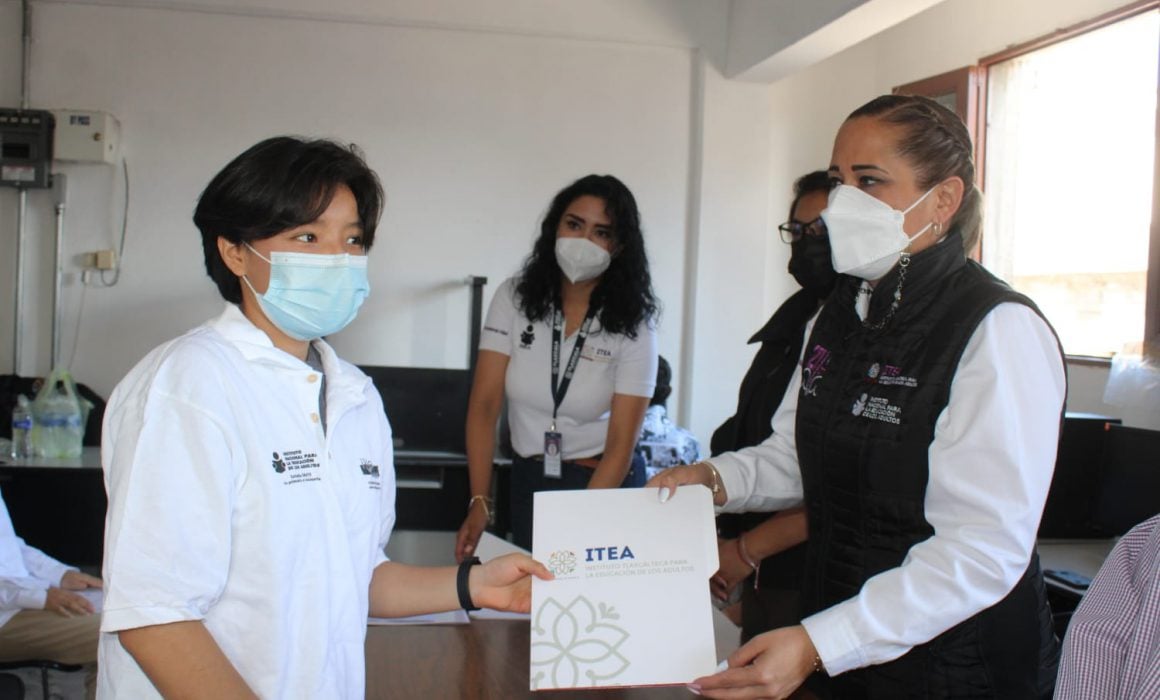 Entrega ITEA certificados a mujeres Tlaxcaltecas