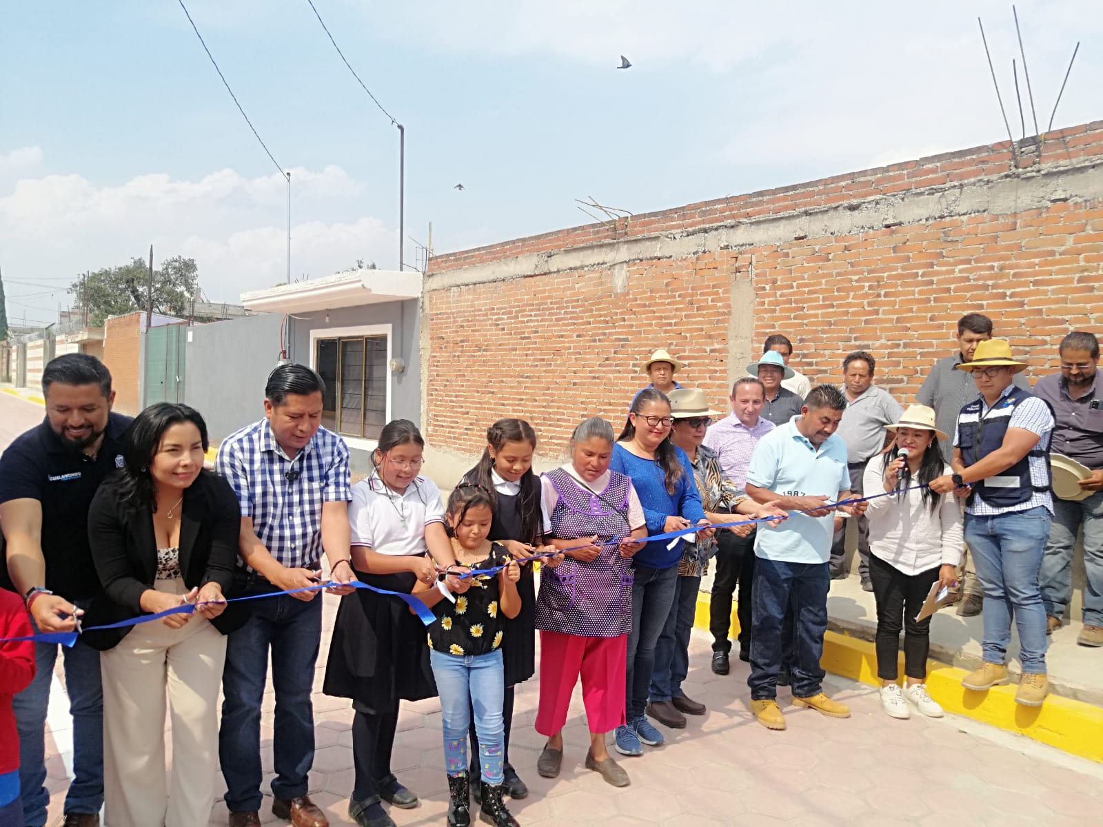 Inaugura Filomeno Sarmiento pavimentación de privada Reforma en colonia Nuevo León 