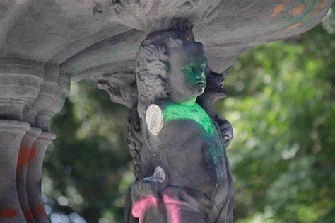 Daños menores y reparables en fuente de San Miguel tras manifestación feminista: Eduardo Rivera