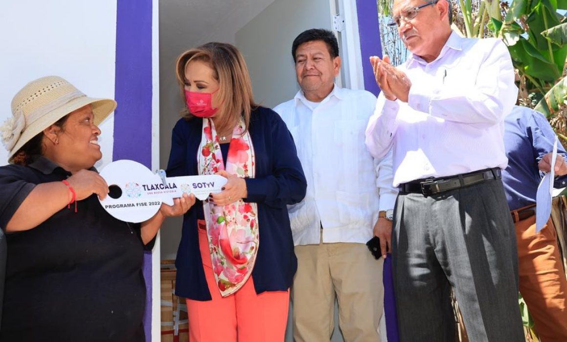 Entrega gobernadora acciones del programa Construyendo Viviendas 2022