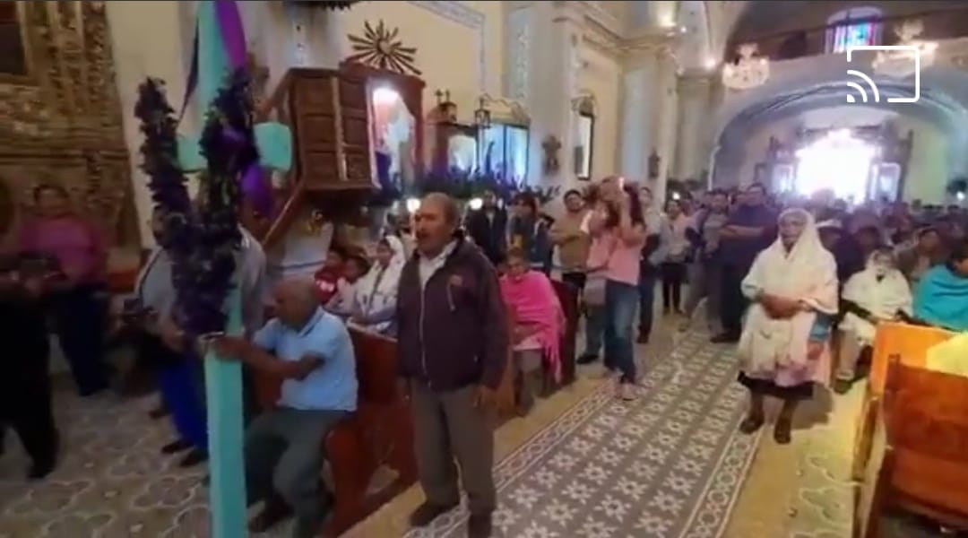 Cancelan pobladores de Santiago Xalitzintla subida a “Don Goyo” por clima y exhalaciones 