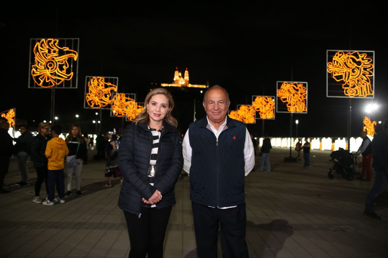 Con juego de pelota, pirotecnia y verbena, inaugura Paola Angon Foro Quetzalcóatl