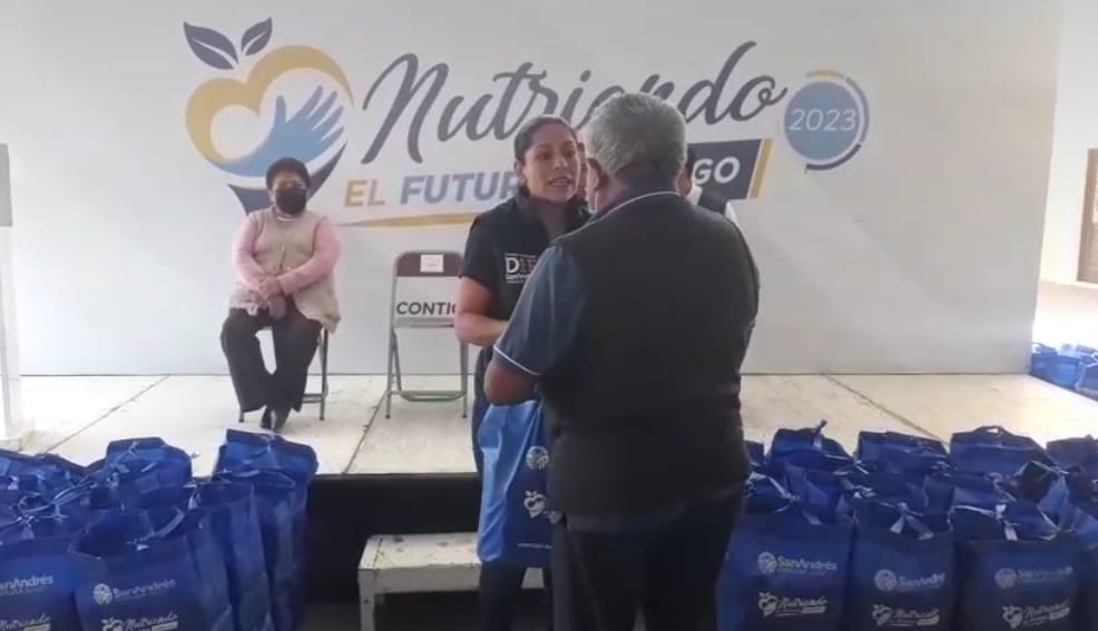 Edmundo Tlatehui inicia entrega de 3 mil despensas a personas con discapacidad y abuelitos 