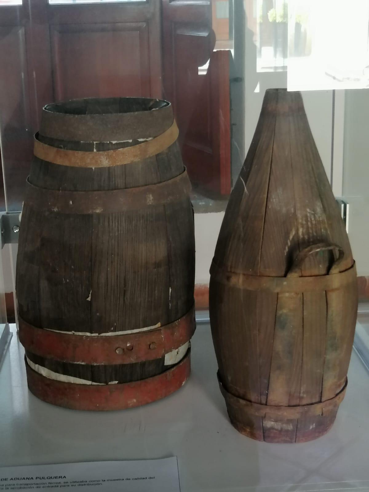 Por: Cortesía Lula Pineda Permanece exposición de más de 50 fotografías y objetos relacionados con la Tlahuacan en Caballero Águila