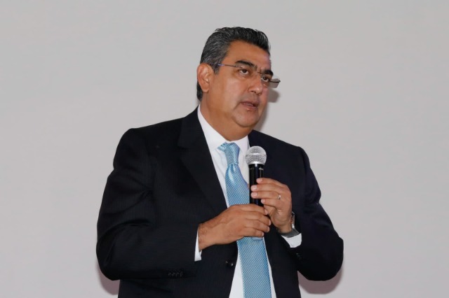 Afirma gobernador que las críticas contra los cambios en su gabinete son bien recibidas