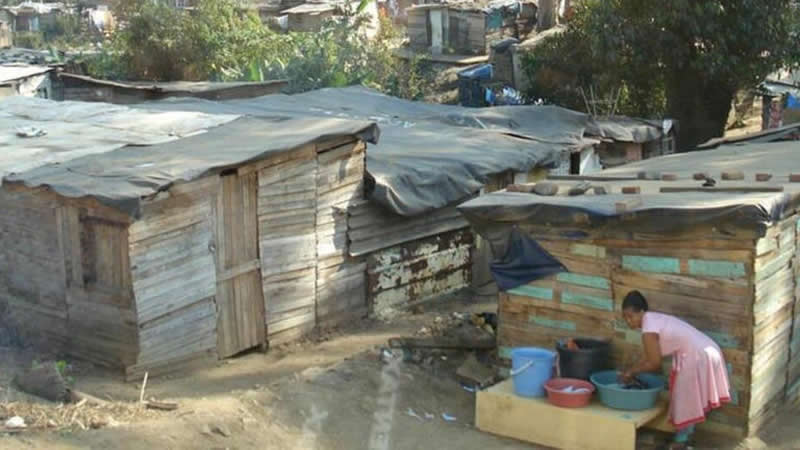 Por: Cortesía Mujer explica "teoría" de por qué el pobre es pobre y usuarios la tunden por su forma de pensar (Vídeo)