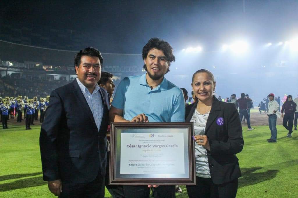 Por: Cortesía Inpode entregó reconocimiento a César Vargas tras su actuación en el Mundial de Beisbol
