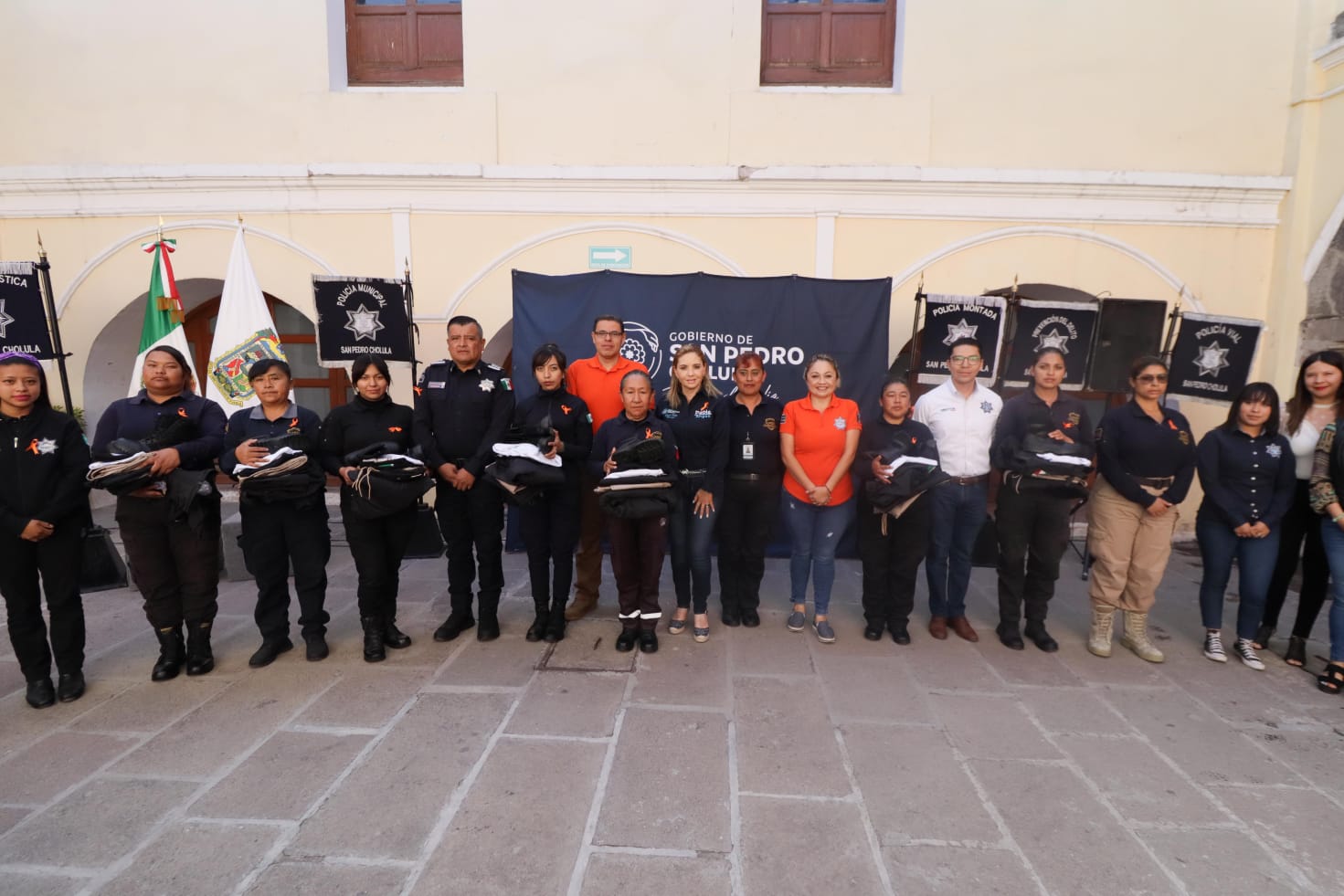 Nuevos uniformes, Paola Angon reconoce y dignifica la labor de la guardia ciudadana