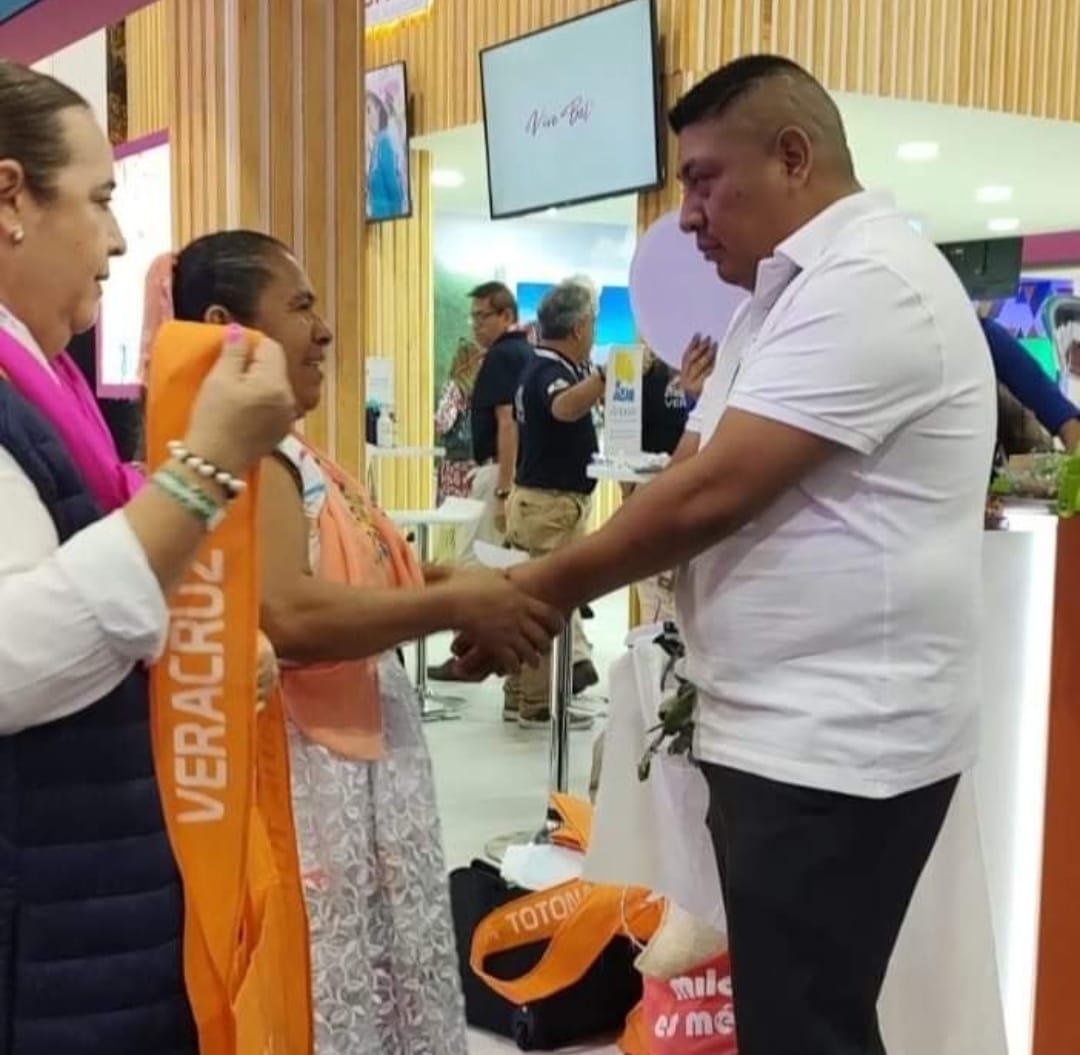 Presente Calpan en el “Tianguis Turístico 2023” de CDMX