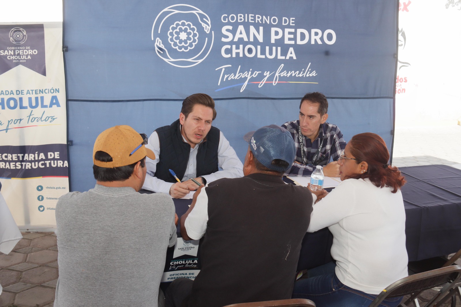 Gobierno de Cholula acerca servicios y atiende peticiones de vecinos de Cuachayotla