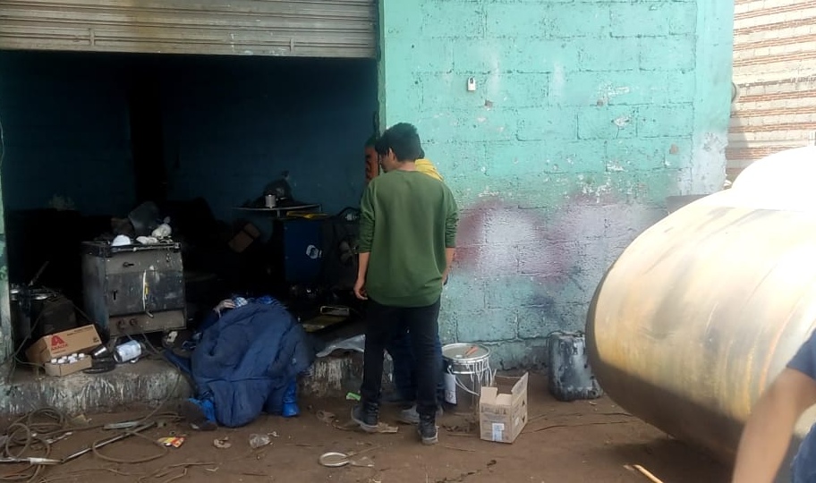 Muere hombre tras explosión en taller de pipas, en San Pablo del Monte 