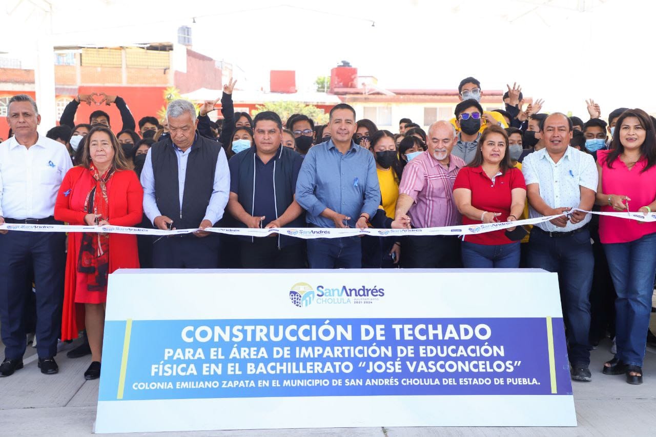 Entrega Mundo Tlatehui techado del Bachillerato José Vasconcelos