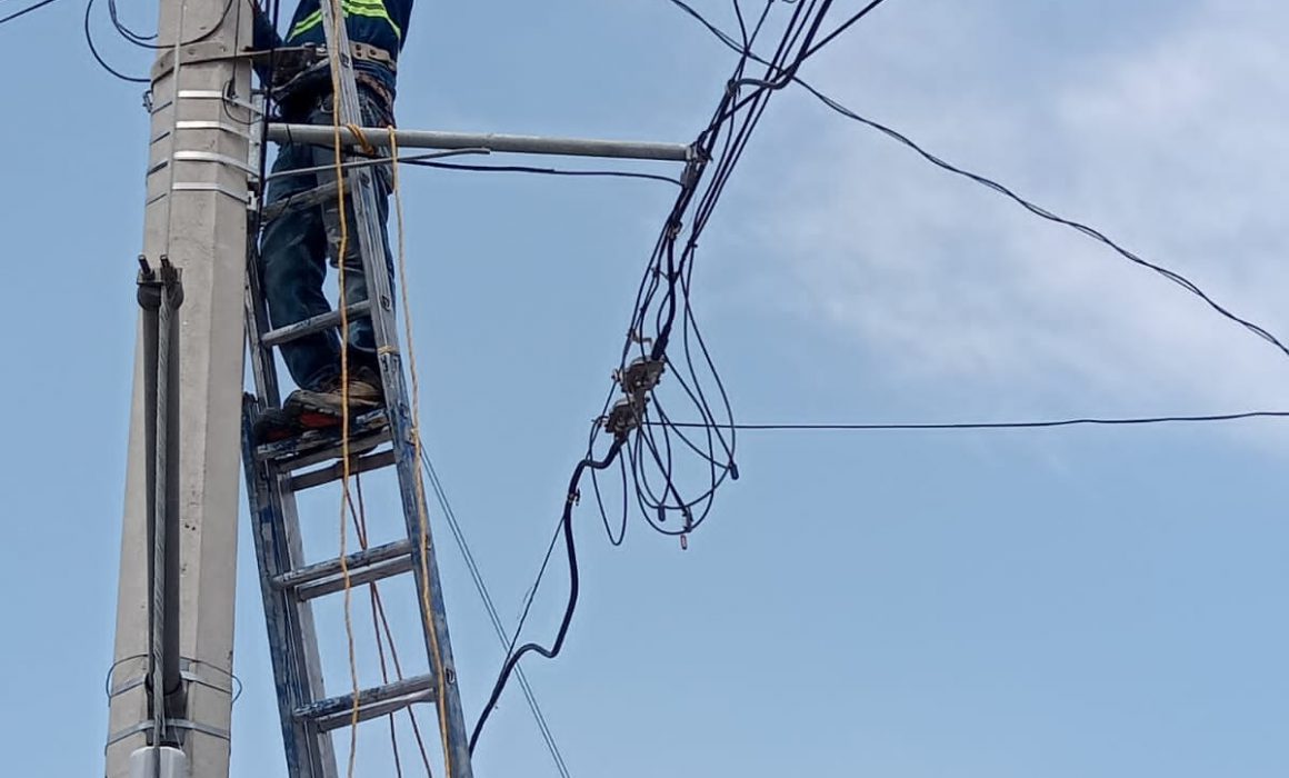 Reparan 270 lámparas e instalan 50 luminarias nuevas en Apetatitlán