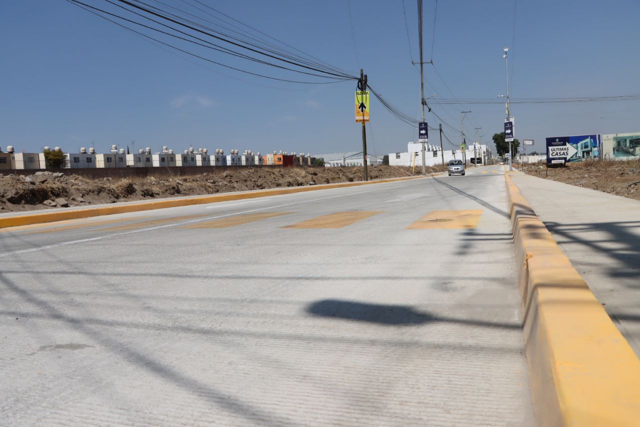 Presidente municipal entrega pavimentación con concreto hidráulico de la calle San Joaquín